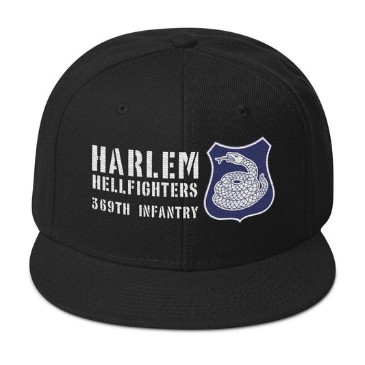 a black hat with a white and purple rattlesnake crest on it with text that reads harlem hellfighters 369th infantry regiment